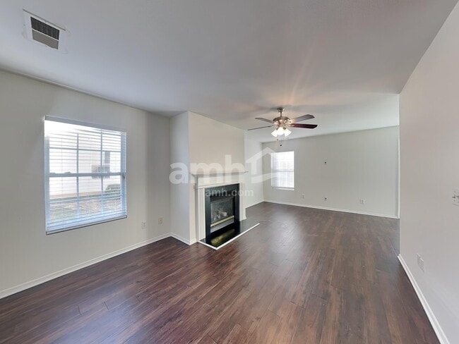 Building Photo - 15728 Circlegreen Dr