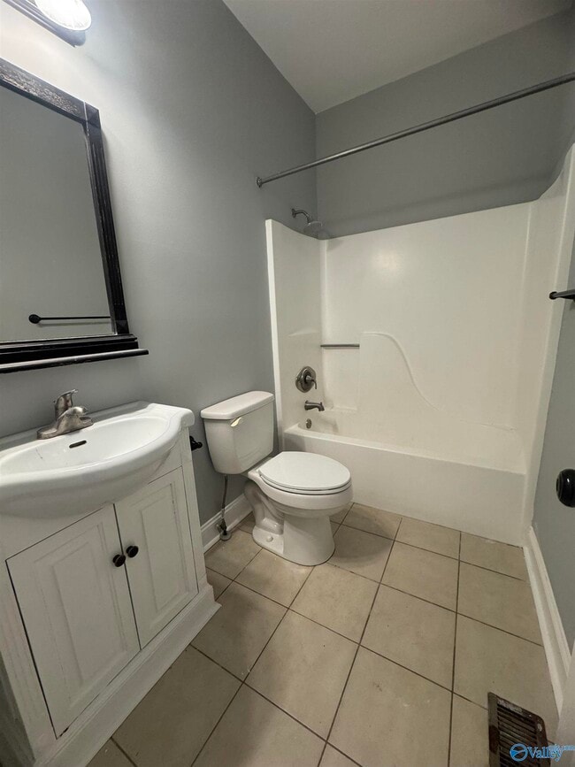 Building Photo - 108 Suffolk Dr