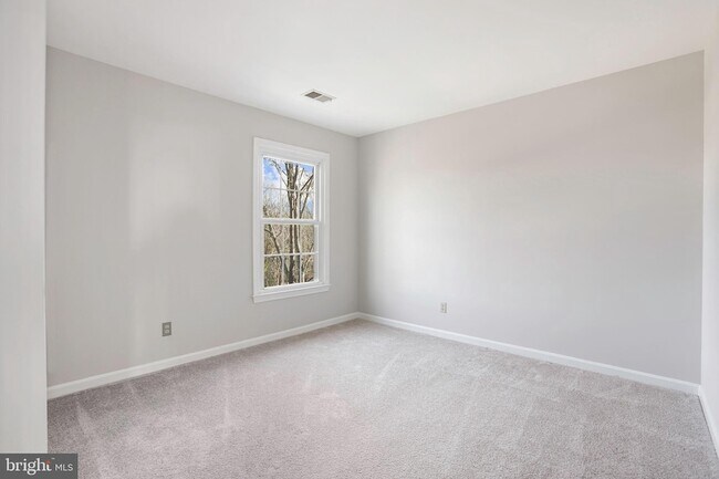Building Photo - 7329 Fleetwood Ct