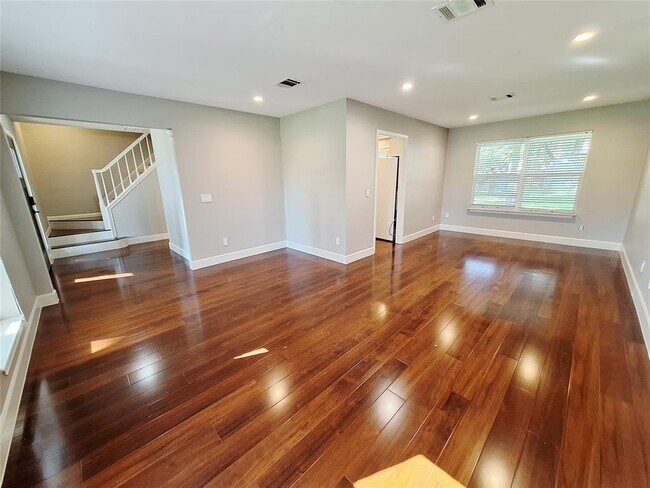 Building Photo - 8513 Portage Cove