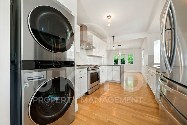 Building Photo - 4212 Arroyuelo Ave
