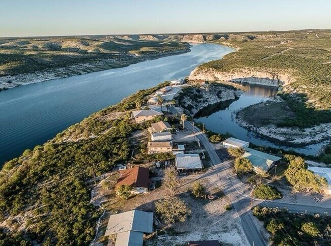 Building Photo - 108 Rough Canyon Rd