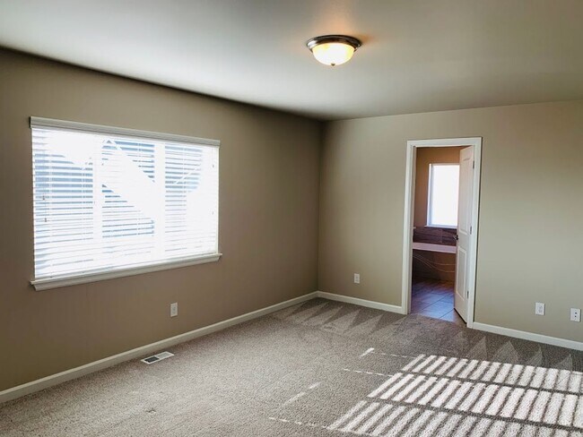 Building Photo - 5 bd 3.5 bath Bothell Single Family House ...