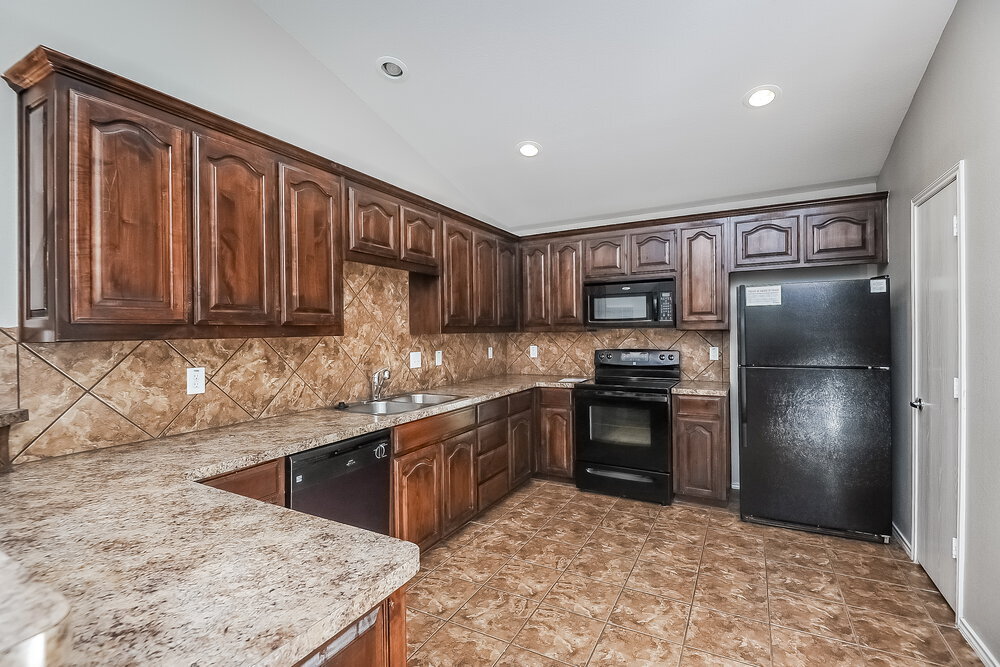 Building Photo - 5832 Melanie Dr
