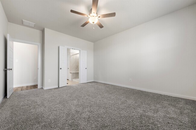 Building Photo - 18719 Chisholm Mdws Dr