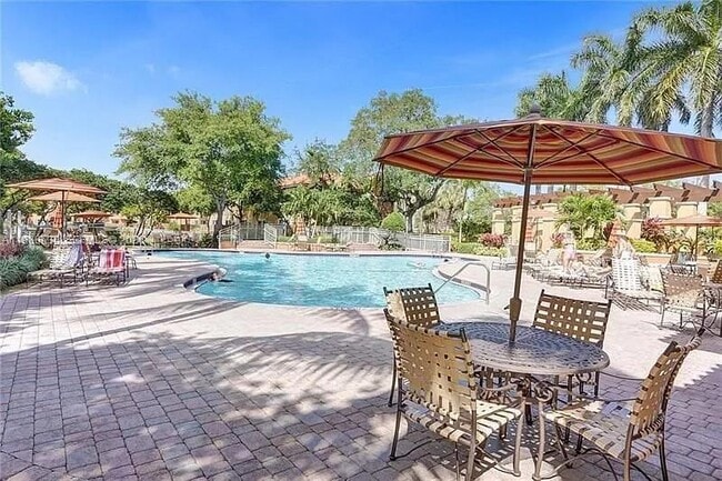 Building Photo - 2325 Mariner Ct