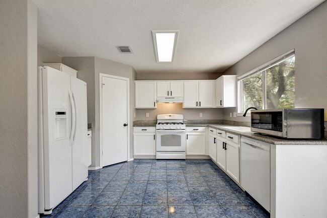 Building Photo - 4314 Knollbluff