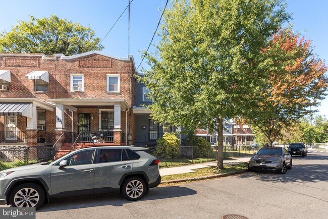 Building Photo - 1401 18th Pl SE