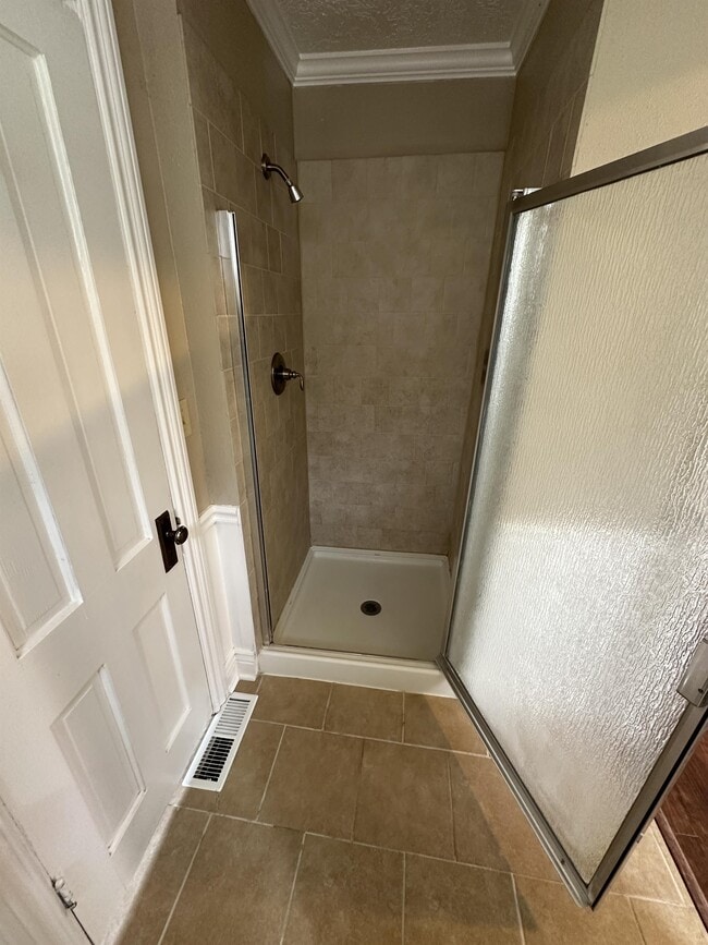 Building Photo - 708 4th Ave S