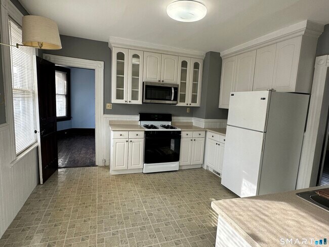 Building Photo - 118 Ellsworth St