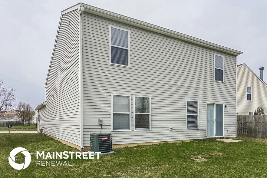 Building Photo - 727 Red Leaf Ln