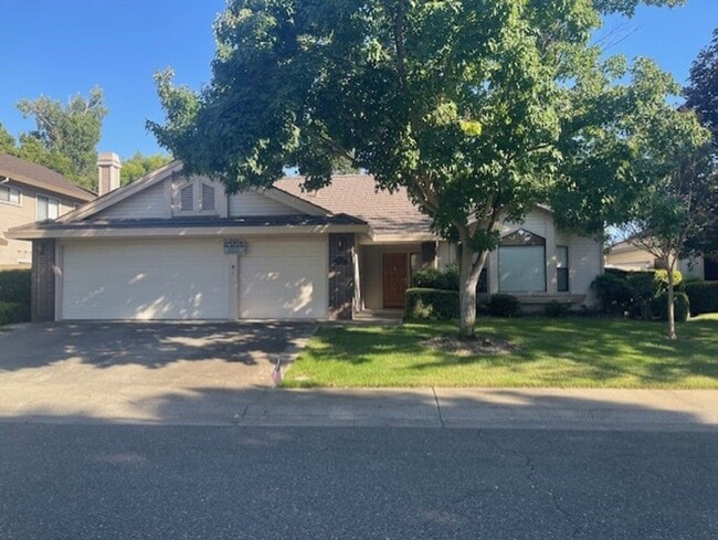 Primary Photo - Gorgeous single story Gold River home in C...