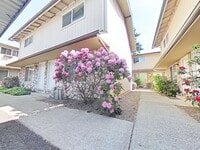 Building Photo - 2 Bedroom Apartment~ Near 9th Street ~ Sma...