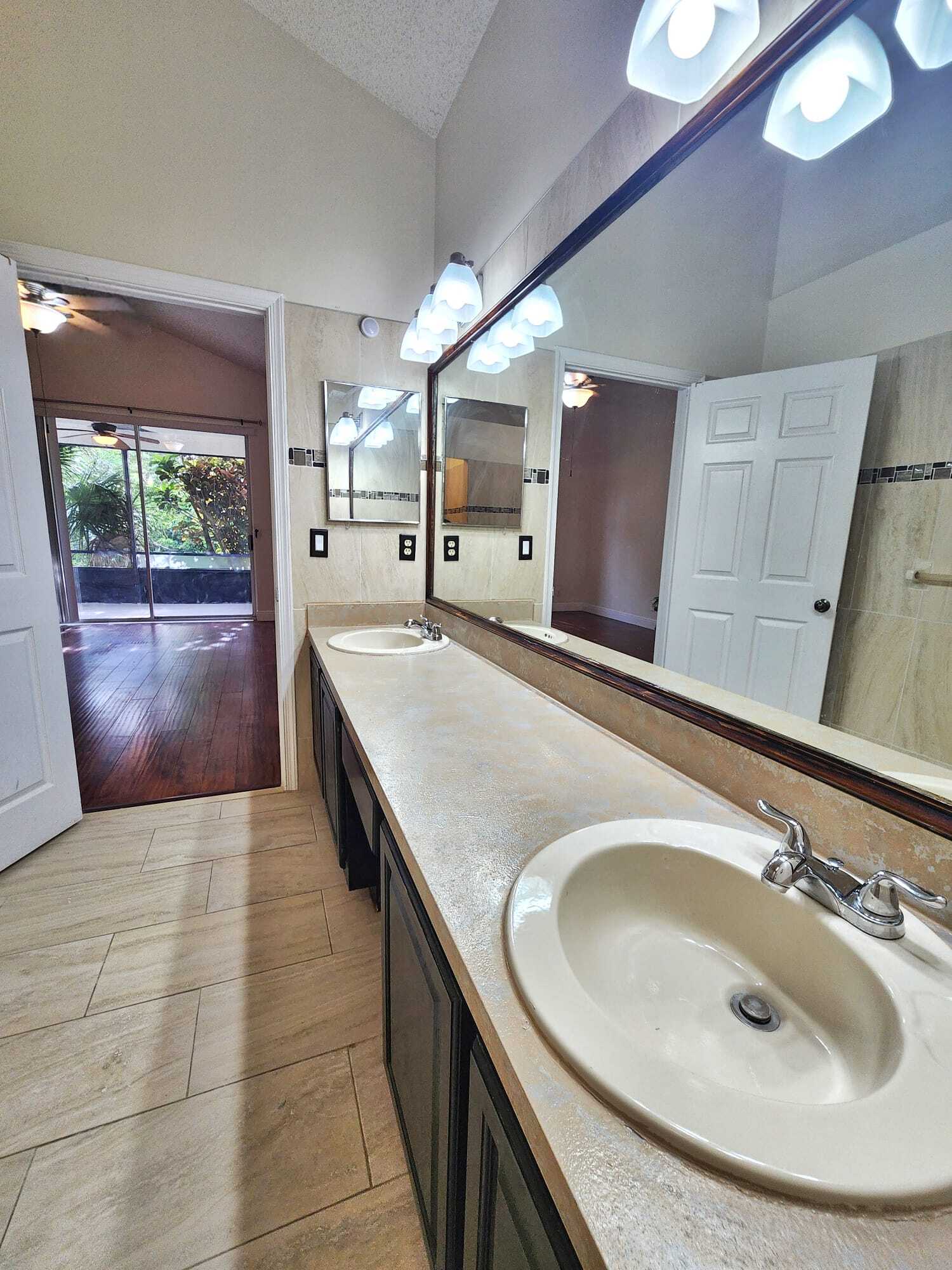 Building Photo - 7705 Forest Green Ln