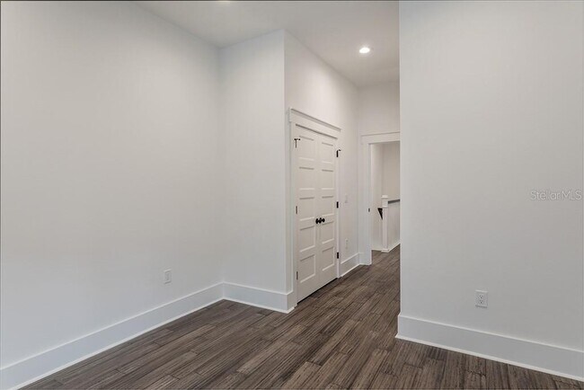 Building Photo - 1408 E Curtis St