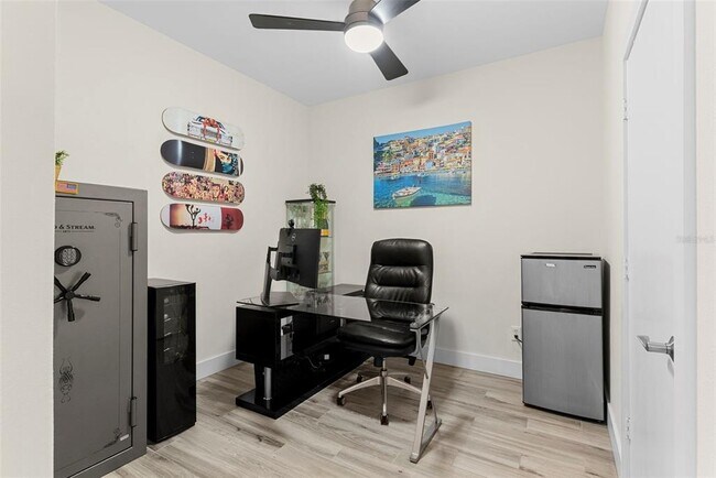 Building Photo - 1208 E Kennedy Blvd