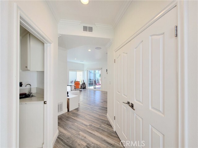 Building Photo - 5532 Spinnaker Bay Dr