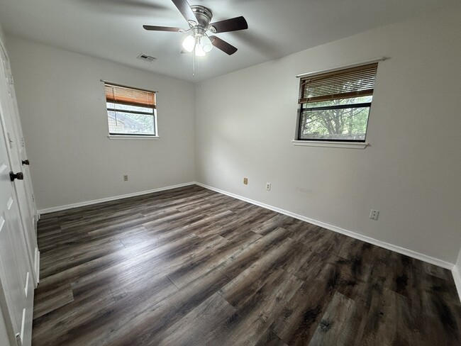 Building Photo - 1206 Whipporwill Ln