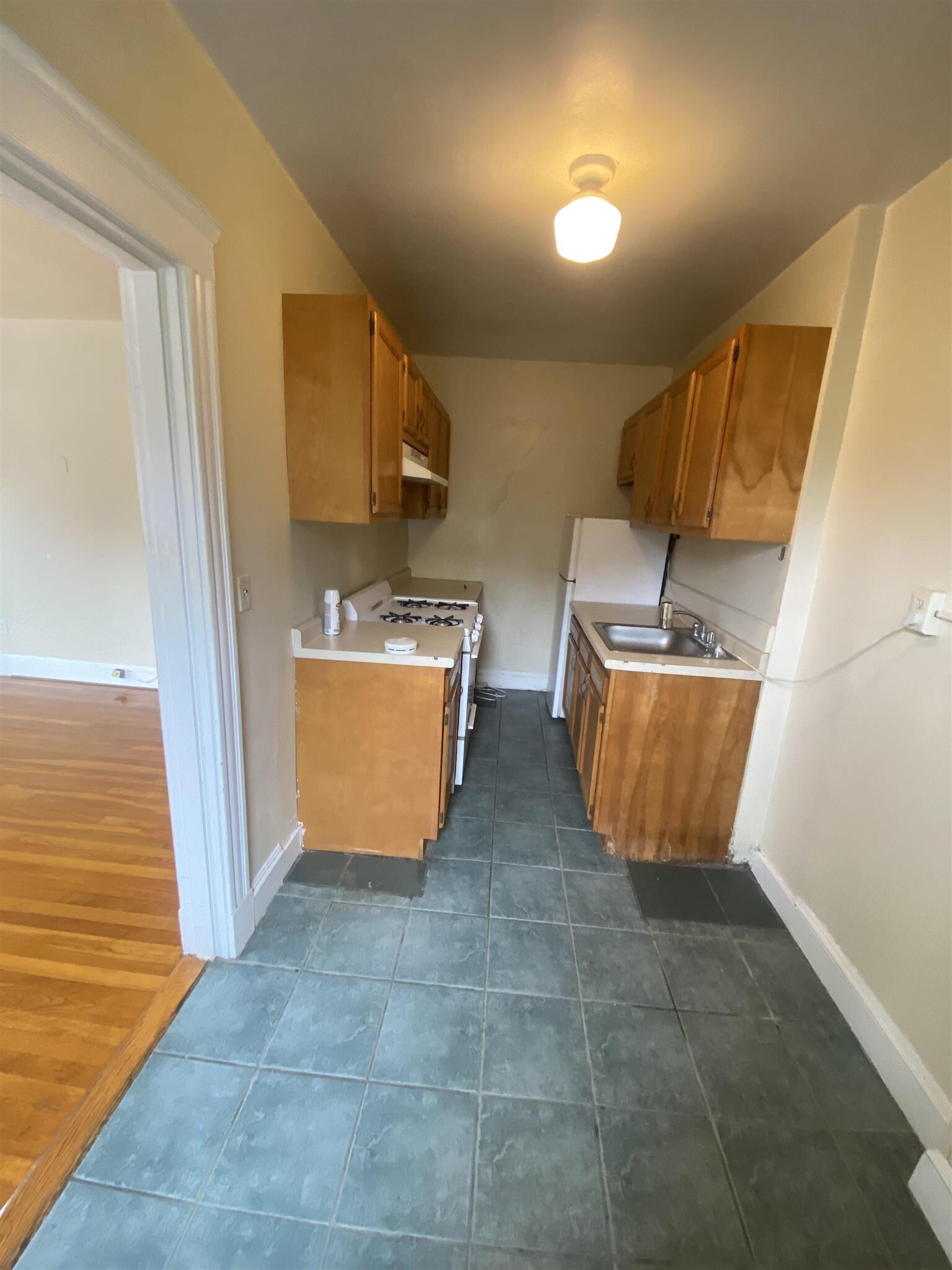 Building Photo - 10 Agassiz St