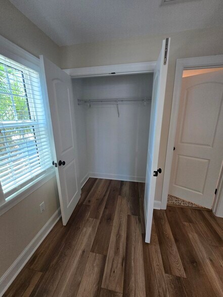 Building Photo - 2495 13th Ave N