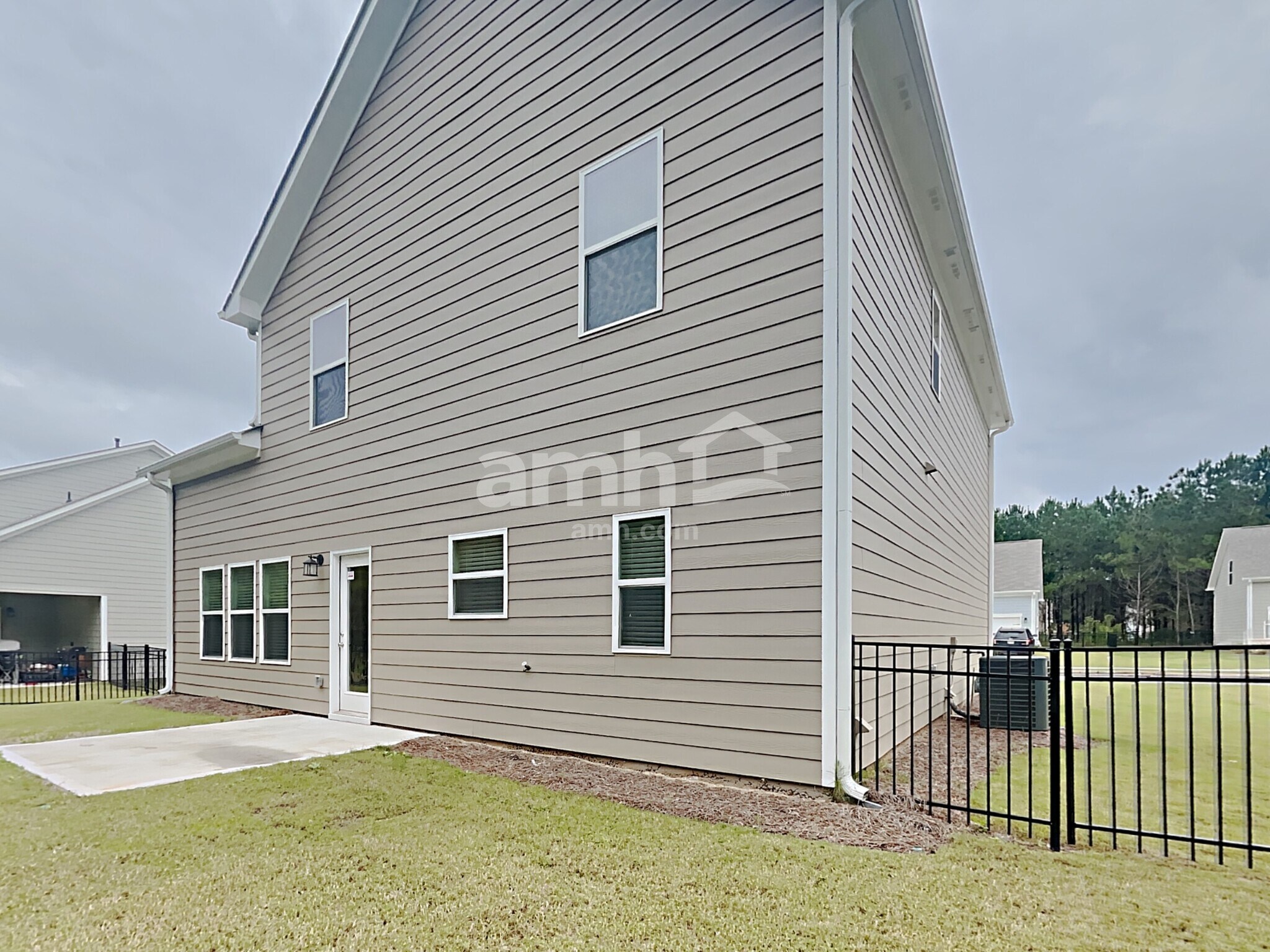 Building Photo - 467 Camp dr