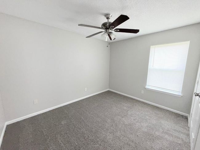 Building Photo - 3BR/2BA Memphis Rental with High Ceilings, Hardwood Floors & Fenced Yard