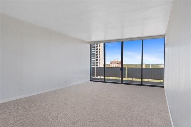 Building Photo - 2575 Peachtree Rd NE