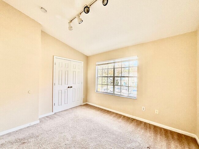 Building Photo - 2865 Woodlands Park Ct