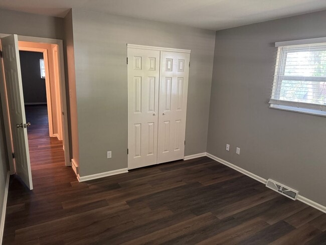 Building Photo - 3 Bedroom Ranch - Upper Arlington, OH