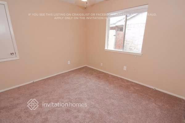 Building Photo - 7319 Echo Pines Dr