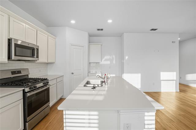 Building Photo - 14725 Mainstay Way