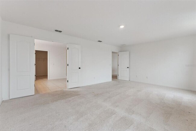 Building Photo - 756 Steerview St