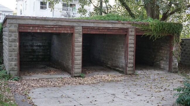 Building Photo - 90 Conwell Ave