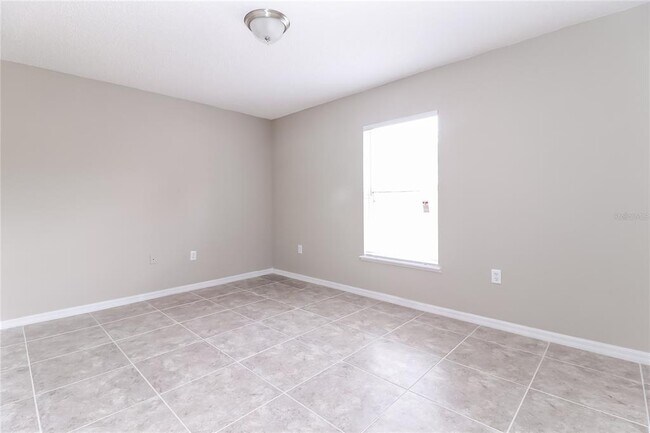 Building Photo - 927 Cambridge Ct