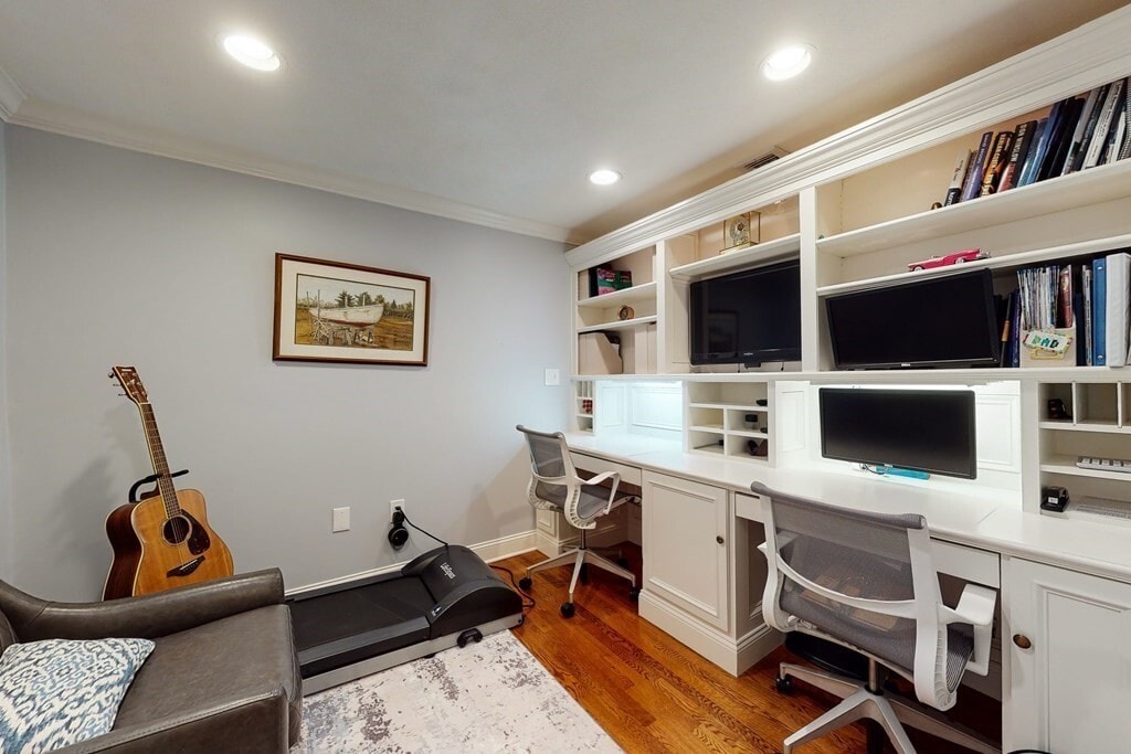 Building Photo - 127 Pinckney St