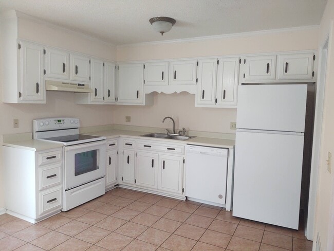 Building Photo - 251 Knight Dr