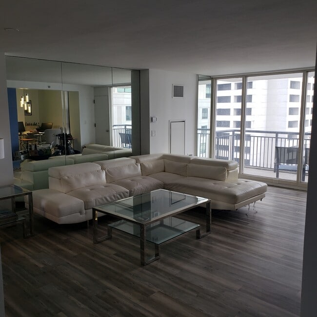 Building Photo - 620 Peachtree St NE