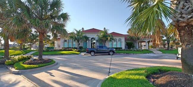Building Photo - 10203 Ripple Lake Dr