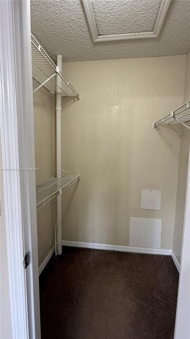 Building Photo - 3470 Pinewalk Dr N