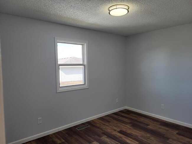 Building Photo - 2251 Fairfax Dr