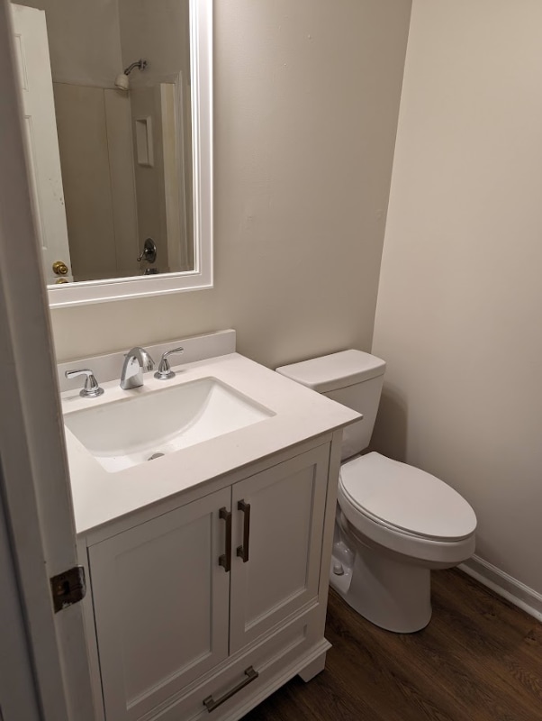 Building Photo - 485 Woodview Dr