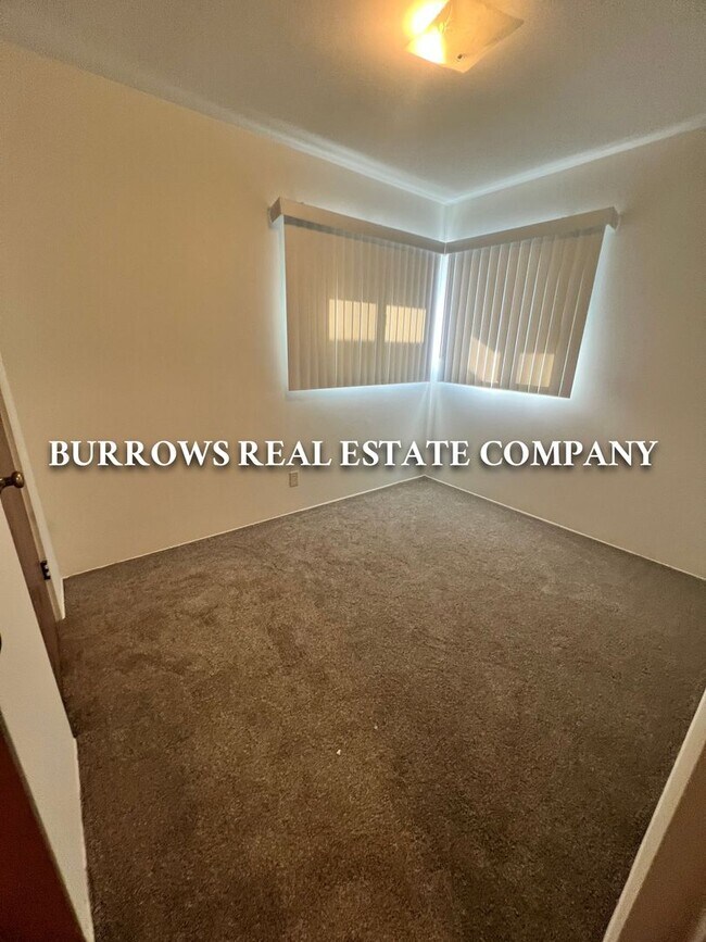 Building Photo - Single story 2 bedroom, 1 bathroom apartment in Ventura