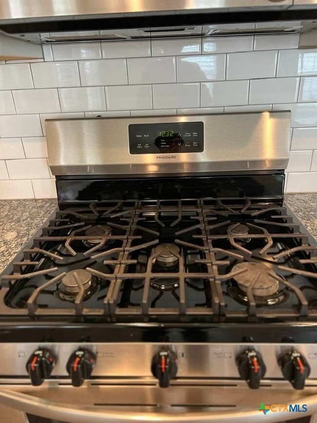 Building Photo - 448 Mallow Dr