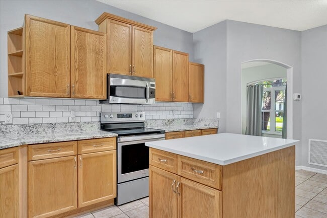 Building Photo - Beautiful 4 bed/ 2.5 bath Rental ~ Sarasota