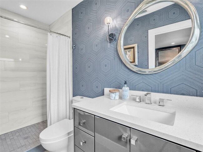 Building Photo - 4021 21st Ave N