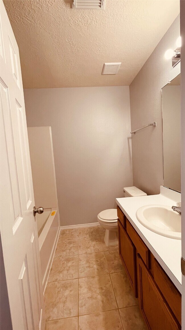 Building Photo - 20510 Fairworth Pl Ln