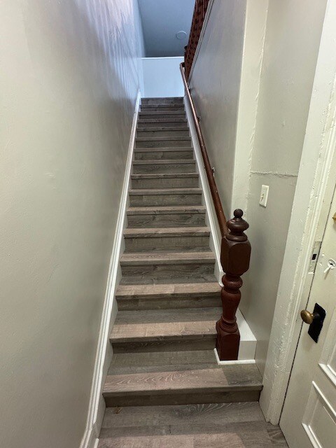 Building Photo - 520 South Ave