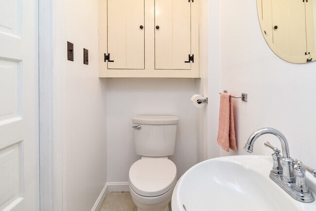 Building Photo - 57 Coburn Ave