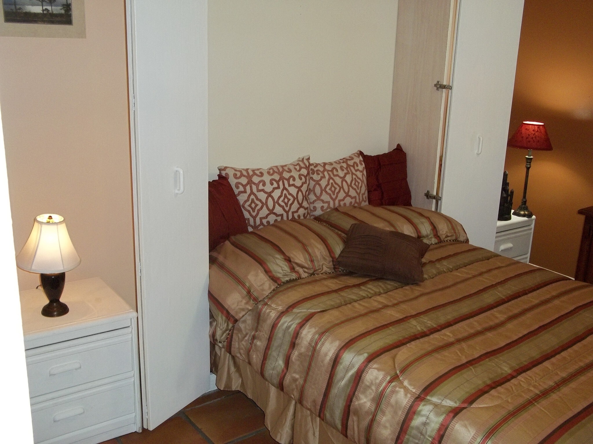murphy bed - 1475 Curlew Ave