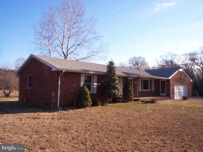 Primary Photo - 549 Burns Crossing Rd